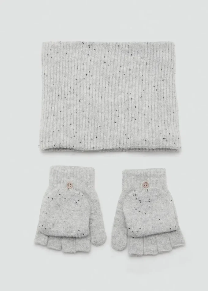 Sciarpa lavorata a maglia con paillettes Sciarpa lavorata a maglia con paillettes