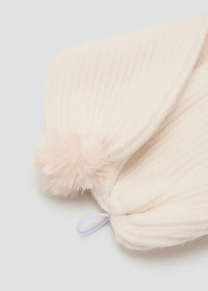 Sciarpa lavorata a maglia con pompon