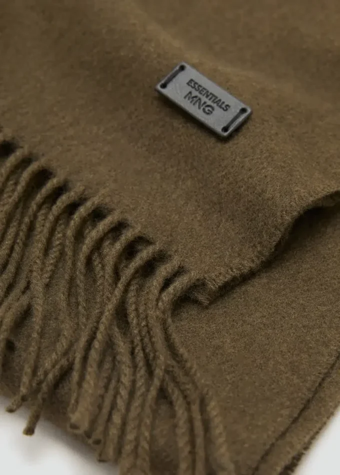 Sciarpa semplice con frange Sciarpa semplice con frange