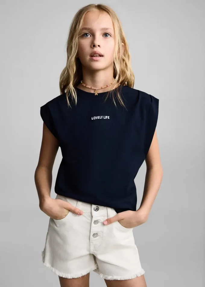 Shorts in denim con orlo sfrangiato Shorts in denim con orlo sfrangiato