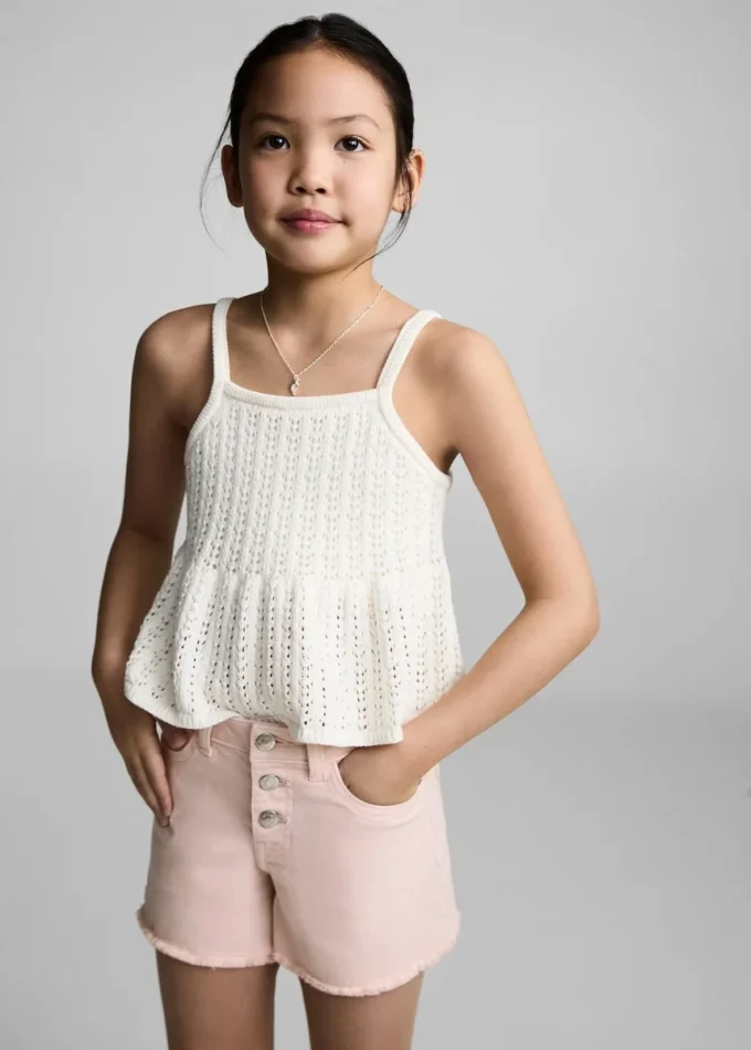 Shorts in denim con orlo sfrangiato Shorts in denim con orlo sfrangiato