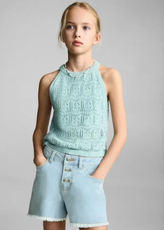 Shorts in denim con orlo sfrangiato