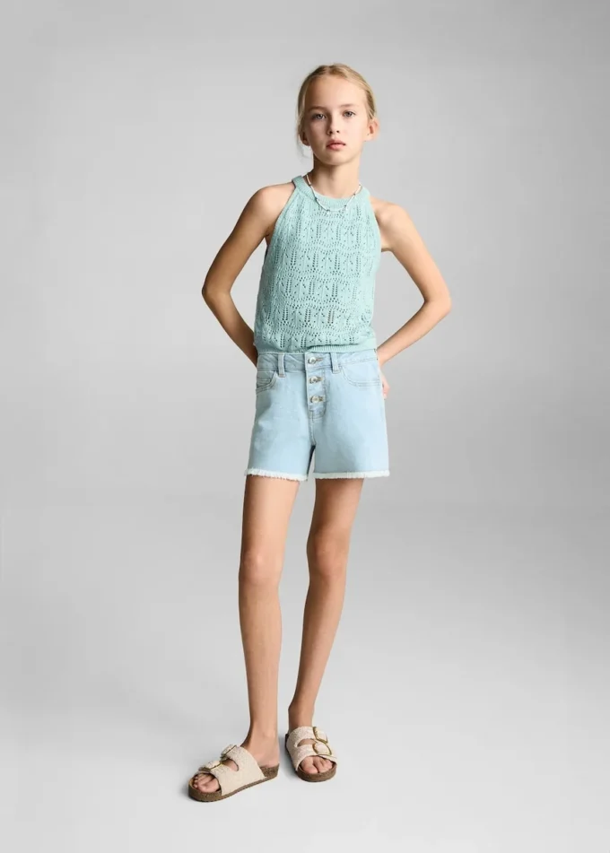 Shorts in denim con orlo sfrangiato Shorts in denim con orlo sfrangiato