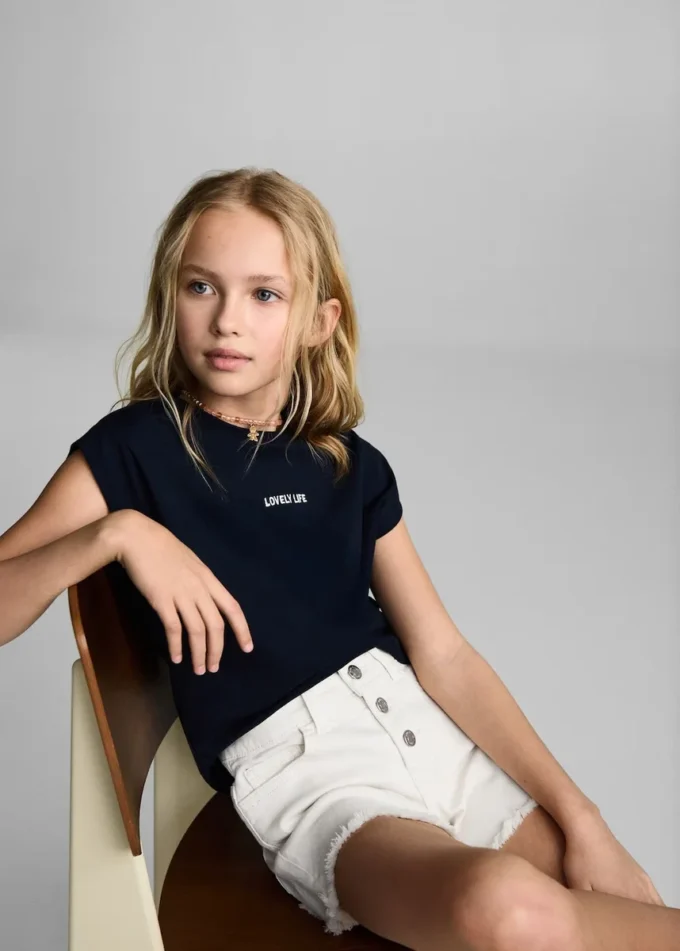 Shorts in denim con orlo sfrangiato Shorts in denim con orlo sfrangiato