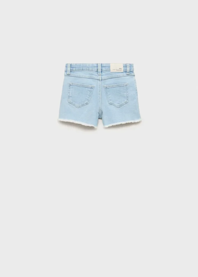 Shorts in denim con orlo sfrangiato