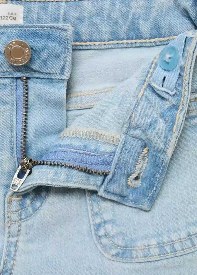 Shorts in denim dal taglio dritto Shorts in denim dal taglio dritto