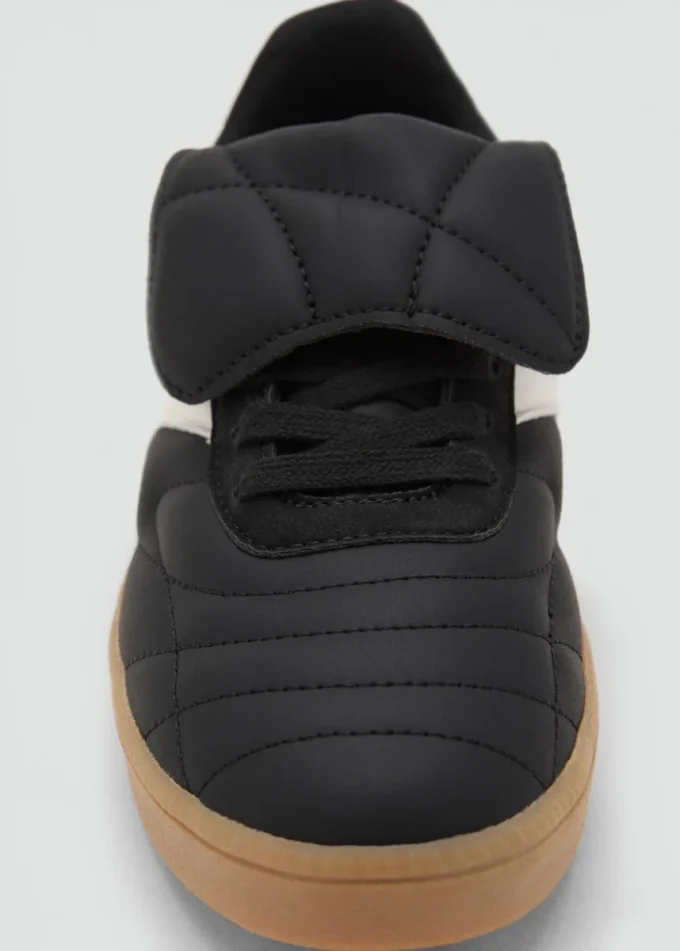 Sneakers con linguetta ripiegata Sneakers con linguetta ripiegata