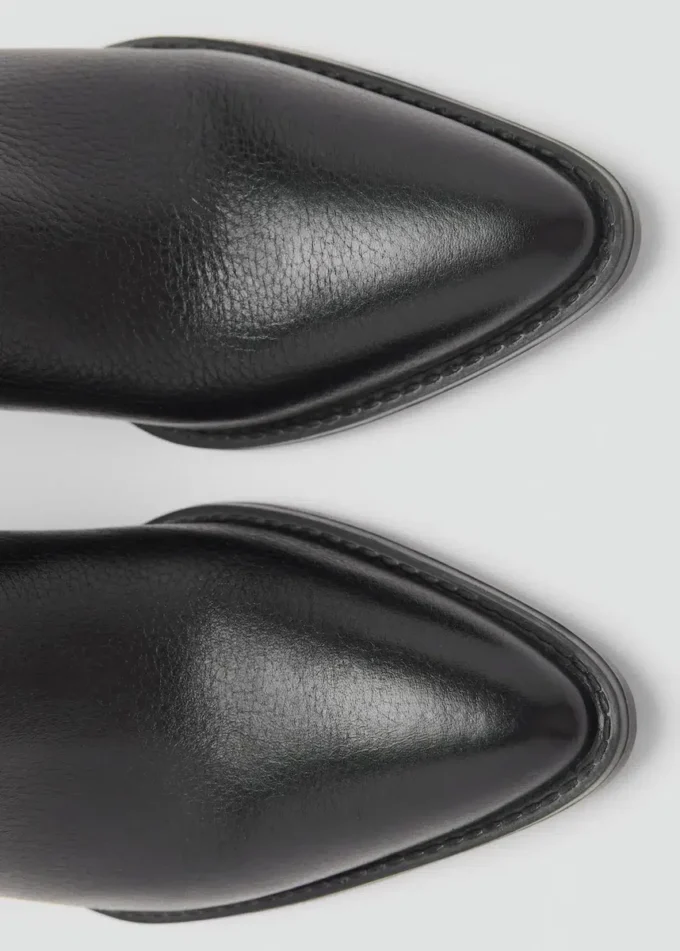 Stivaletti a punta in pelle Stivaletti a punta in pelle