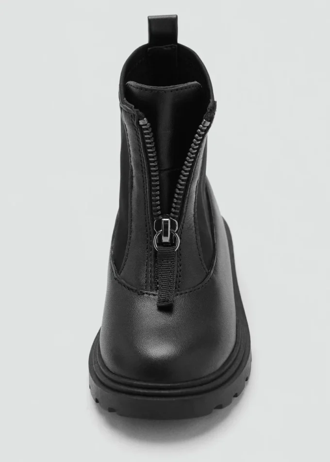 Stivaletti in pelle con zip Stivaletti in pelle con zip