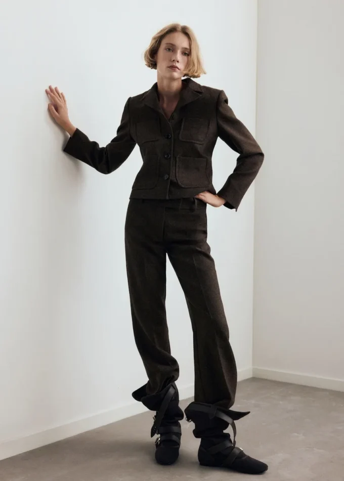 Stivali in pelle scamosciata con fibbia Stivali in pelle scamosciata con fibbia