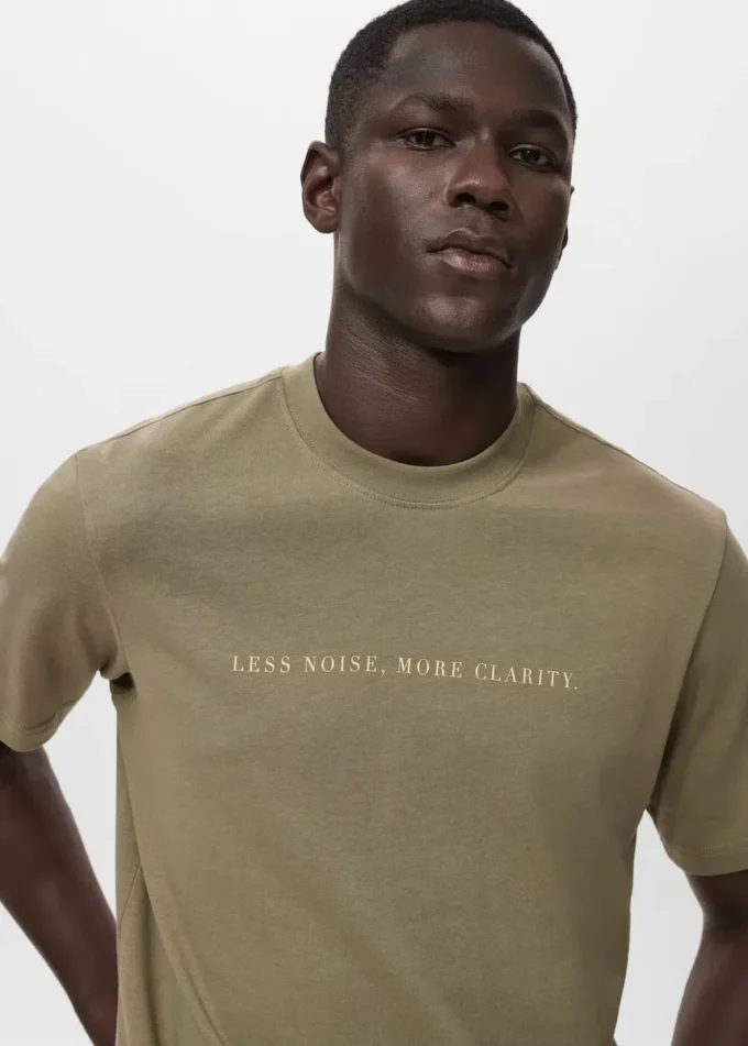 T-shirt 100% cotone T-shirt 100% cotone