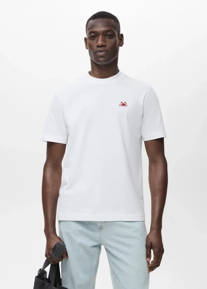 T-shirt 100% cotone con dettaglio ricamato T-shirt 100% cotone con dettaglio ricamato