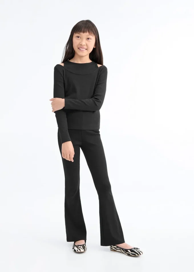 T-shirt a costine con cut-out