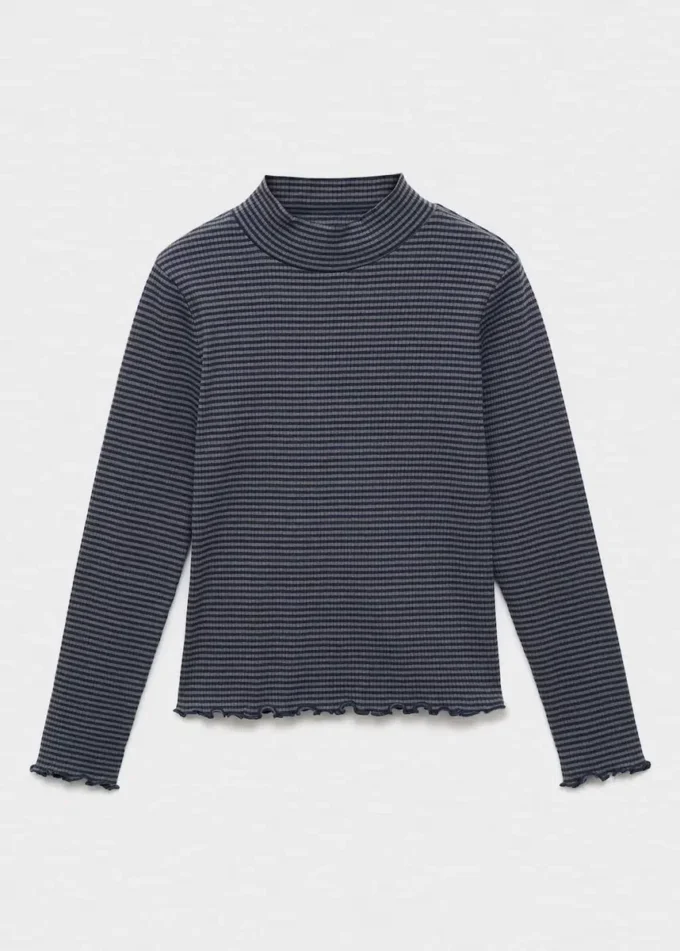 T-shirt a righe con orlo smerlato T-shirt a righe con orlo smerlato