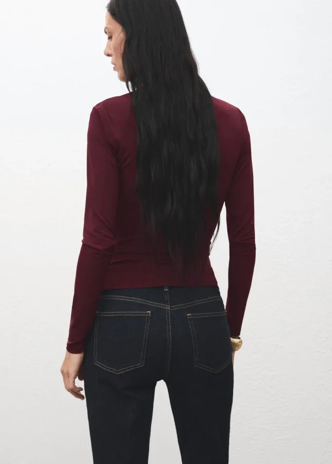 T-shirt aderente drappeggiata T-shirt aderente drappeggiata