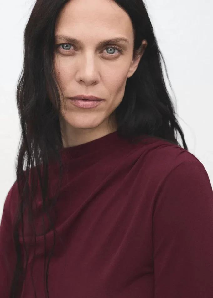 T-shirt aderente drappeggiata T-shirt aderente drappeggiata