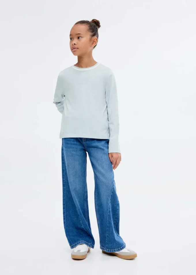 T-shirt con collo a contrasto T-shirt con collo a contrasto