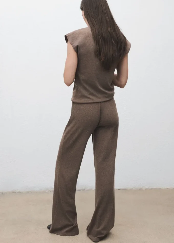 T-shirt con collo alto T-shirt con collo alto