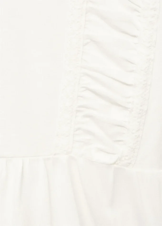 T-shirt con dettagli arricciati T-shirt con dettagli arricciati