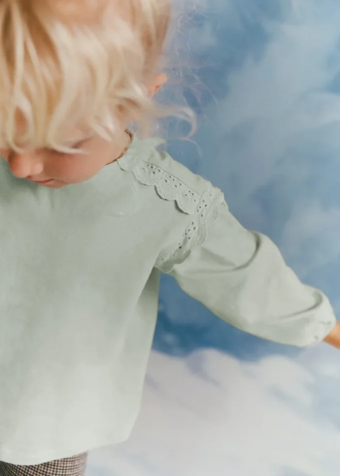 T-shirt con dettagli in pizzo