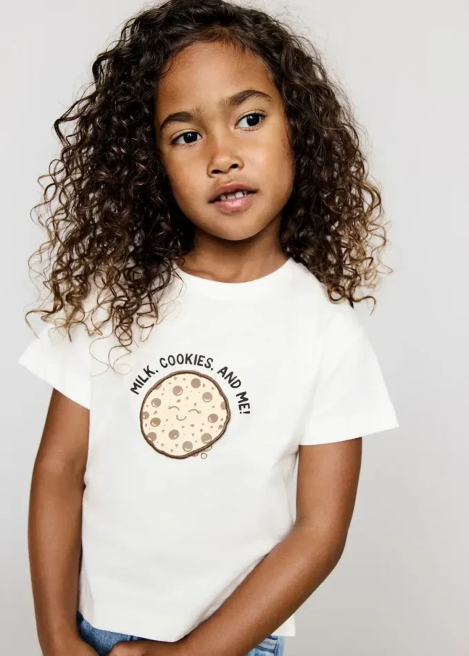 T-shirt con dettagli in rilievo T-shirt con dettagli in rilievo