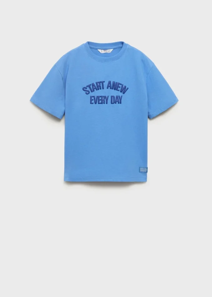 T-shirt con disegno in rilievo T-shirt con disegno in rilievo