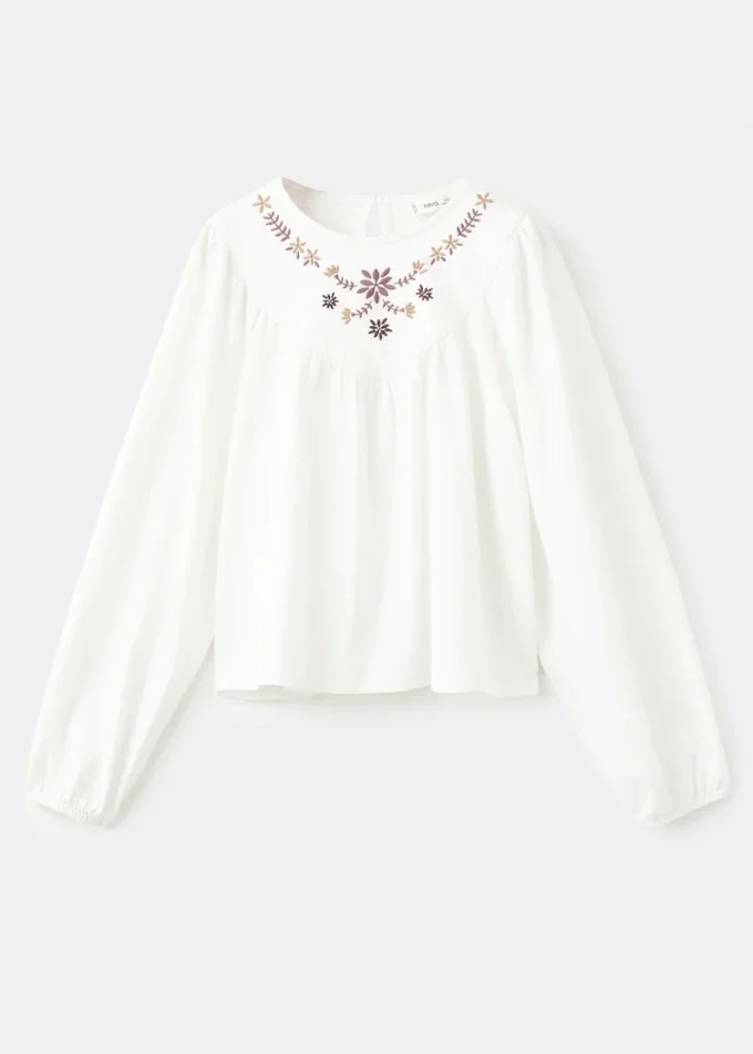 T-shirt con ricamo floreale T-shirt con ricamo floreale