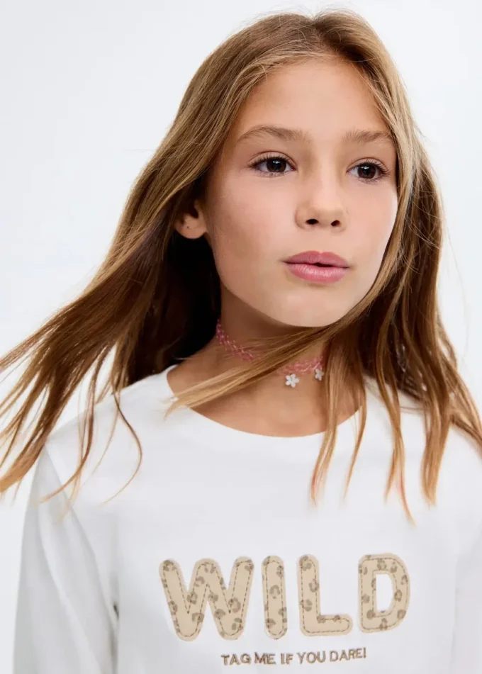 T-shirt con ricamo leopardato T-shirt con ricamo leopardato