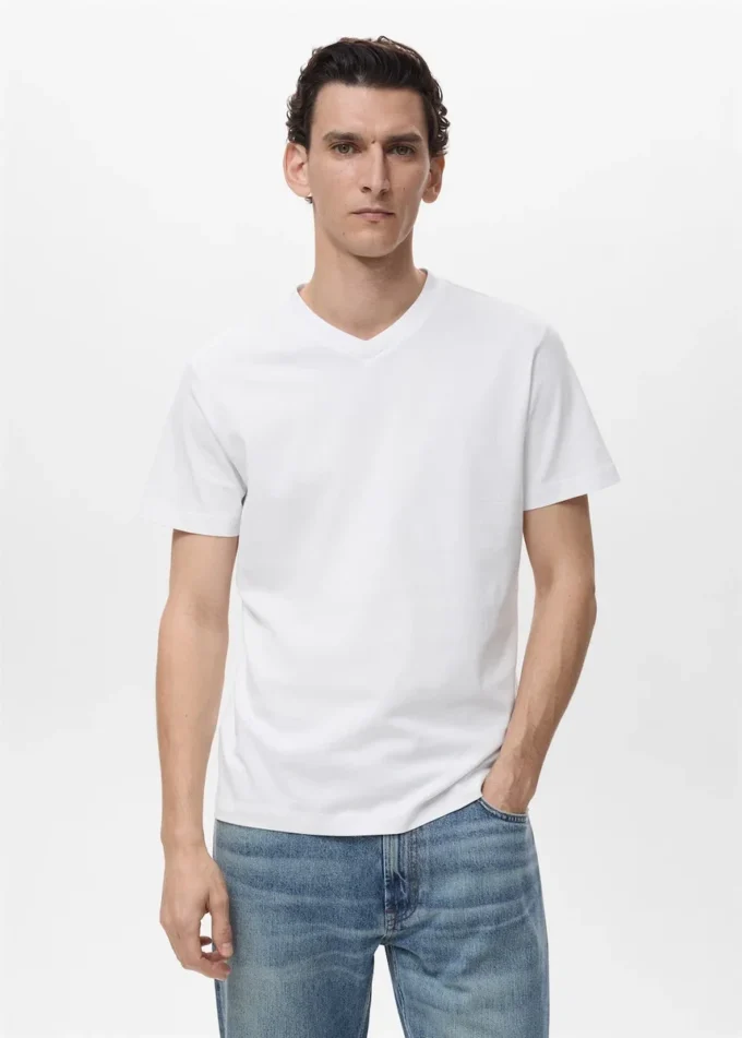 T-shirt con scollo a V T-shirt con scollo a V