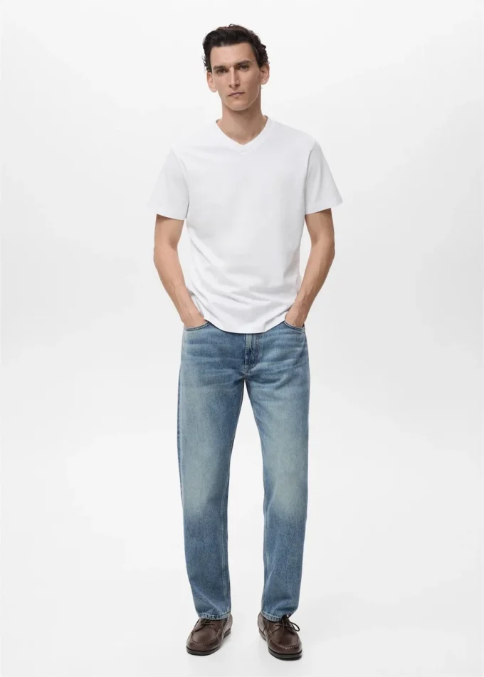 T-shirt con scollo a V T-shirt con scollo a V