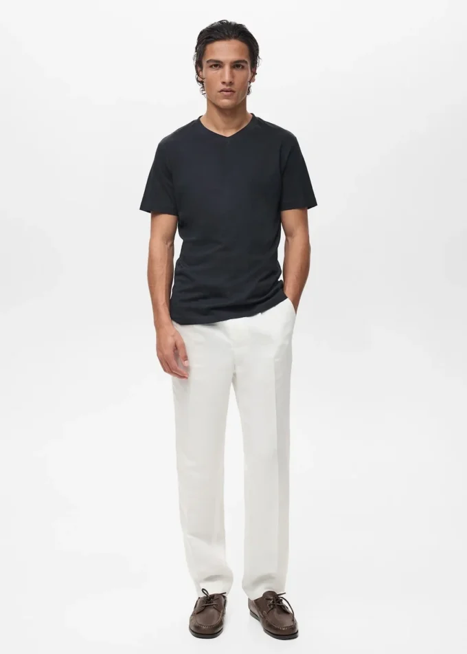 T-shirt con scollo a V T-shirt con scollo a V