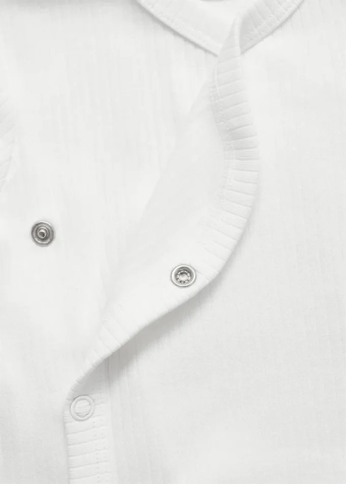 T-shirt con scollo a V