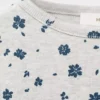 T-shirt con stampa floreale T-shirt con stampa floreale