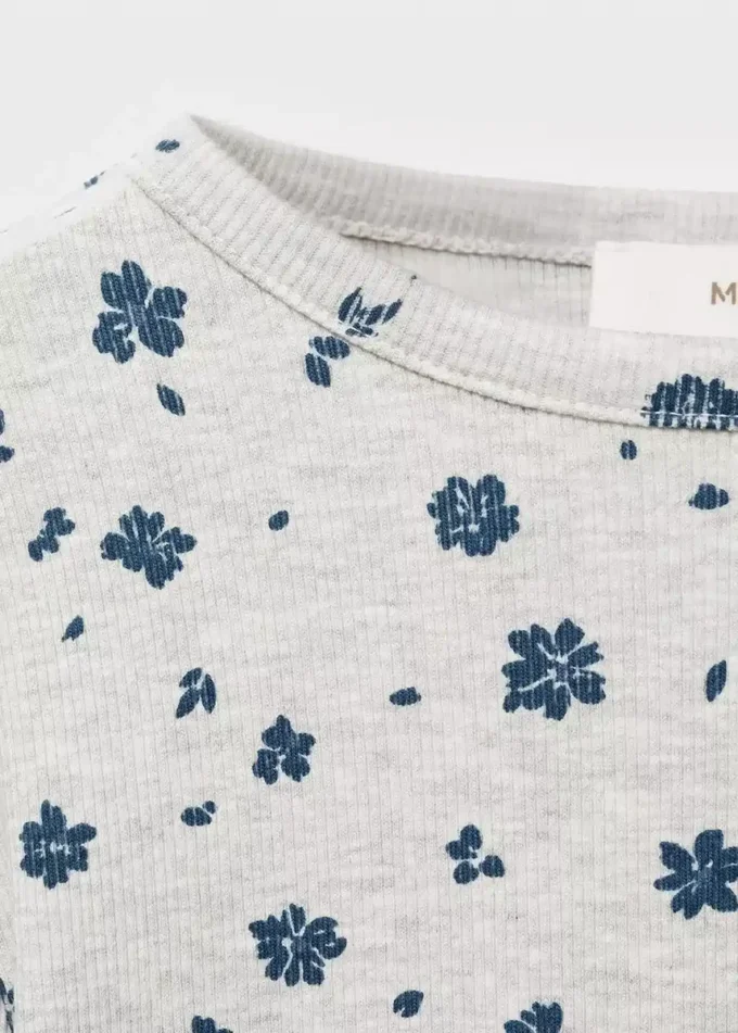 T-shirt con stampa floreale T-shirt con stampa floreale