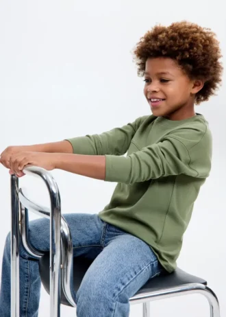 T-shirt con tasca e cuciture a vista