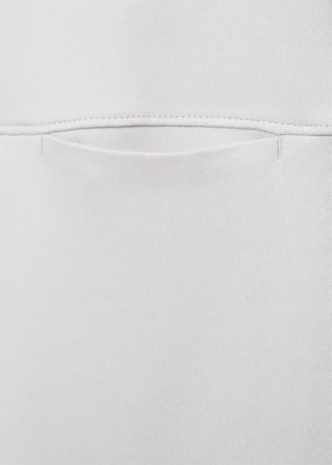 T-shirt con tasca e cuciture a vista T-shirt con tasca e cuciture a vista