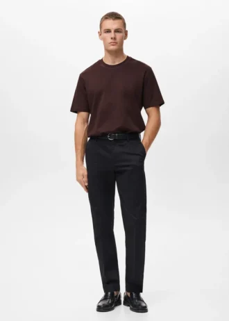 T-shirt di peso medio e vestibilità regolare