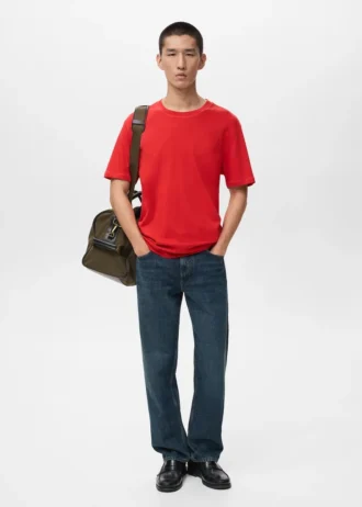 T-shirt di peso medio e vestibilità regolare