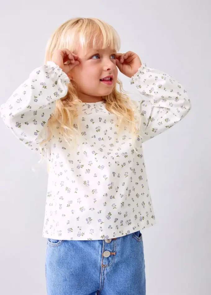 T-shirt in cotone con motivo floreale T-shirt in cotone con motivo floreale