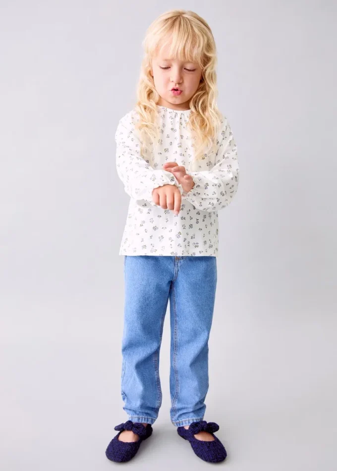 T-shirt in cotone con motivo floreale T-shirt in cotone con motivo floreale