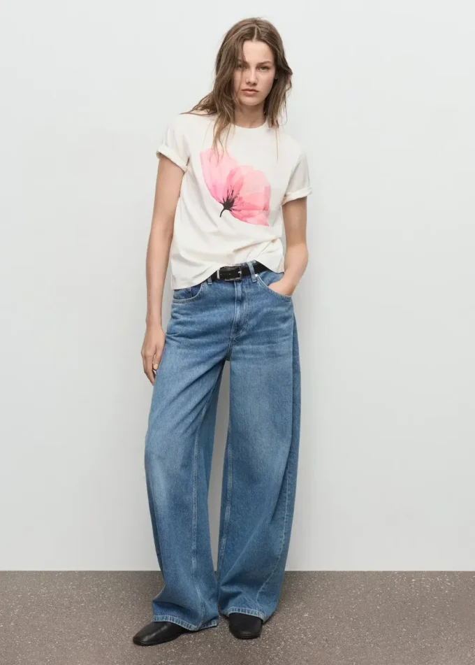 T-shirt in cotone con stampa floreale T-shirt in cotone con stampa floreale