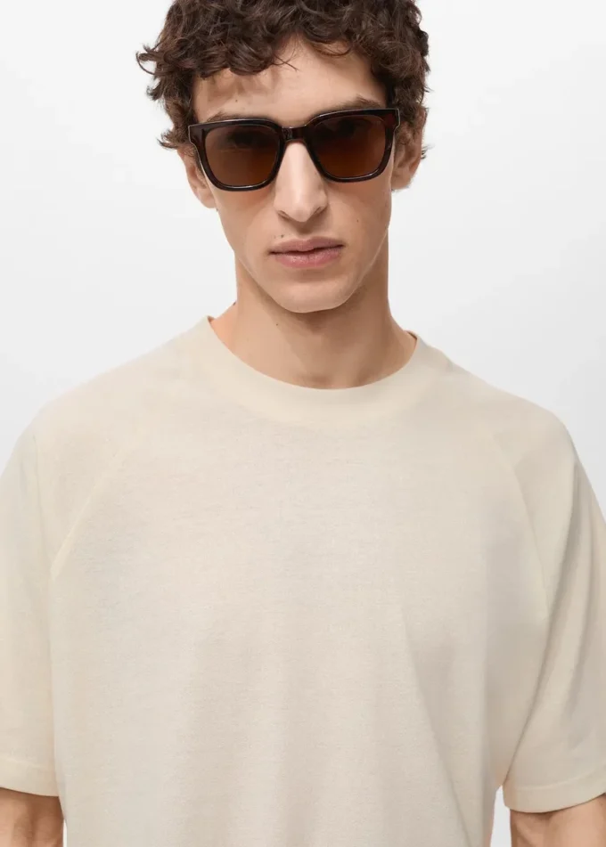 T-shirt in cotone e lino dalla vestibilità morbida T-shirt in cotone e lino dalla vestibilità morbida