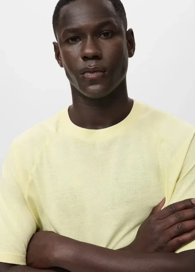 T-shirt in cotone e lino dalla vestibilità morbida T-shirt in cotone e lino dalla vestibilità morbida