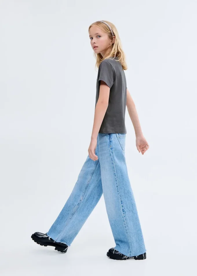 T-shirt in cotone ricamata T-shirt in cotone ricamata