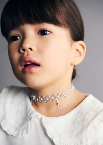 T-shirt in cotone ricamata