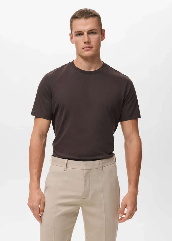 T-shirt slim fit 100% cotone T-shirt slim fit 100% cotone