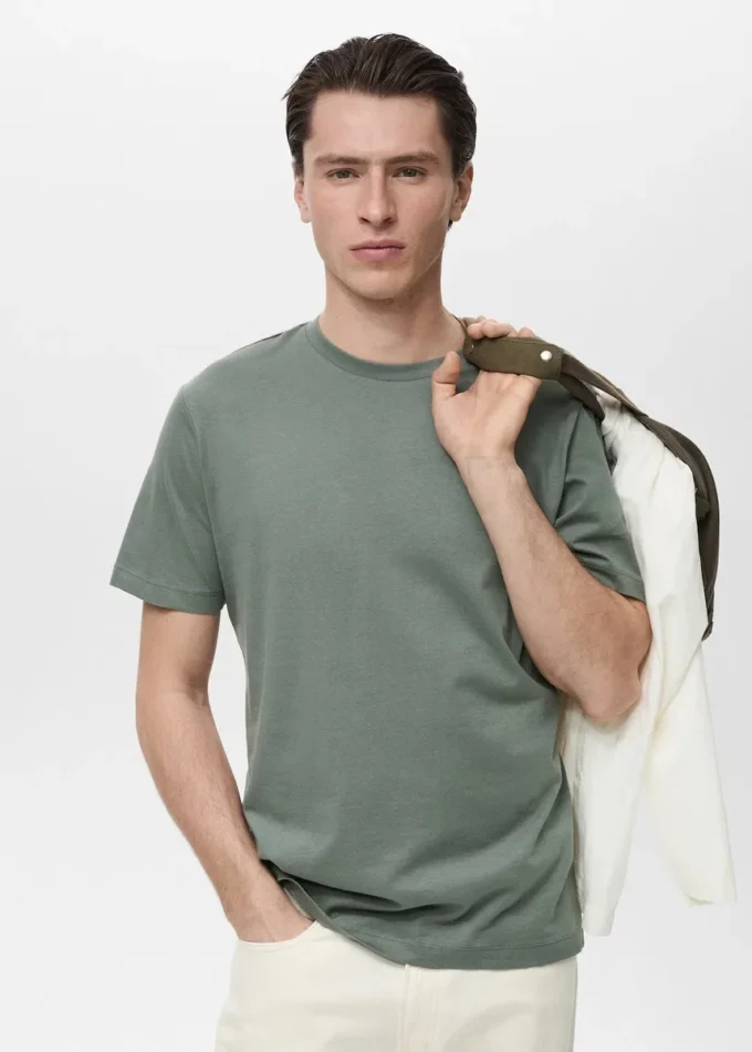 T-shirt slim fit 100% cotone T-shirt slim fit 100% cotone