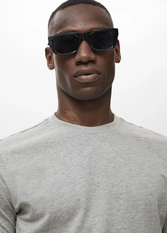 T-shirt slim fit 100% cotone T-shirt slim fit 100% cotone