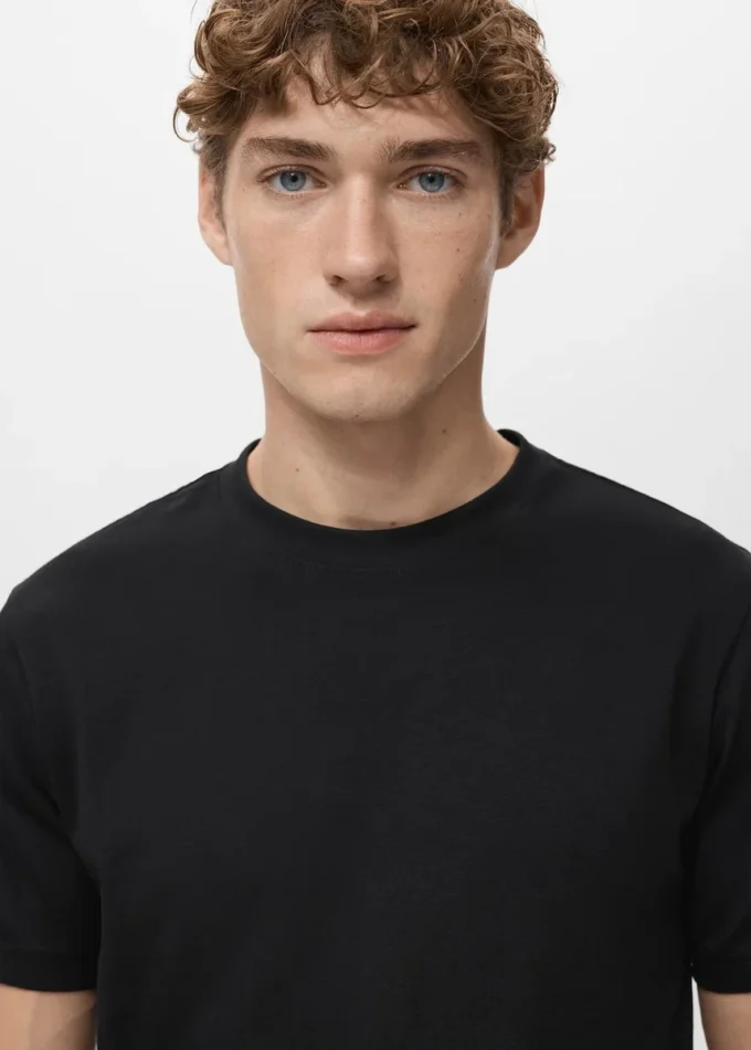 T-shirt slim fit 100% cotone T-shirt slim fit 100% cotone