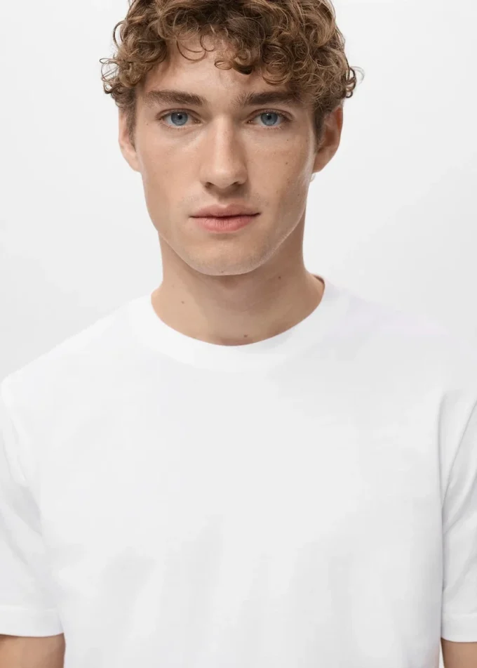 T-shirt slim fit 100% cotone T-shirt slim fit 100% cotone